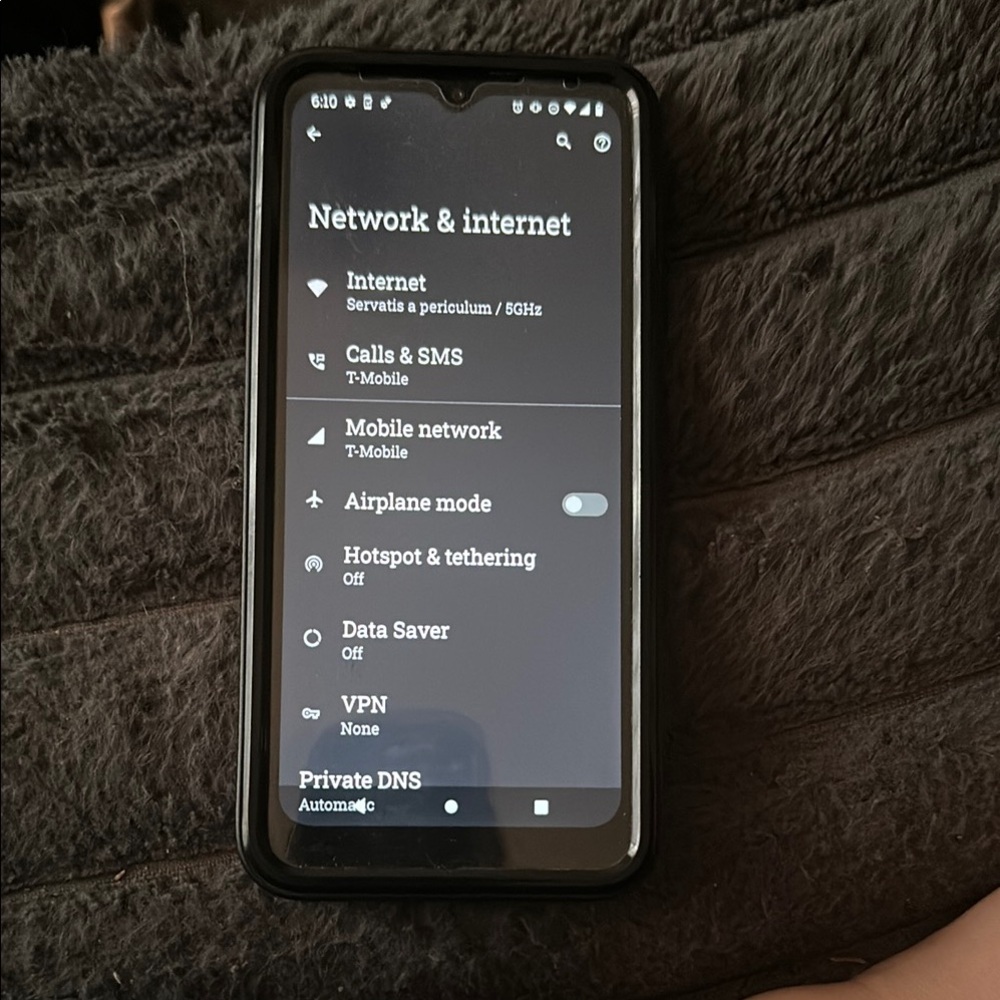 Motorola Black Mobile Broadband Device with Networking Features
